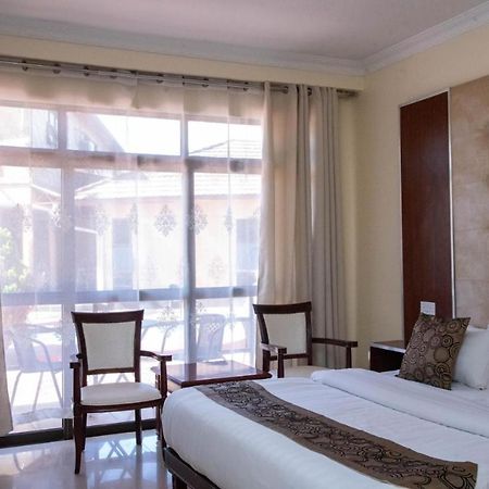 Mika Hotel Kabulonga Лусака Екстериор снимка