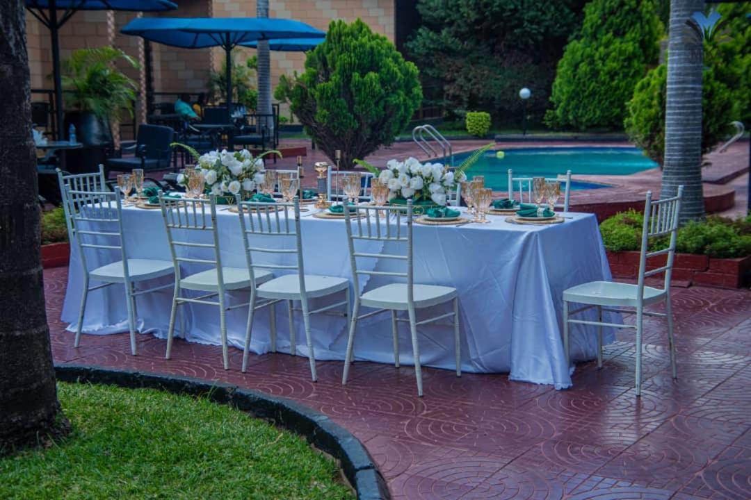 Mika Hotel Kabulonga Лусака Екстериор снимка
