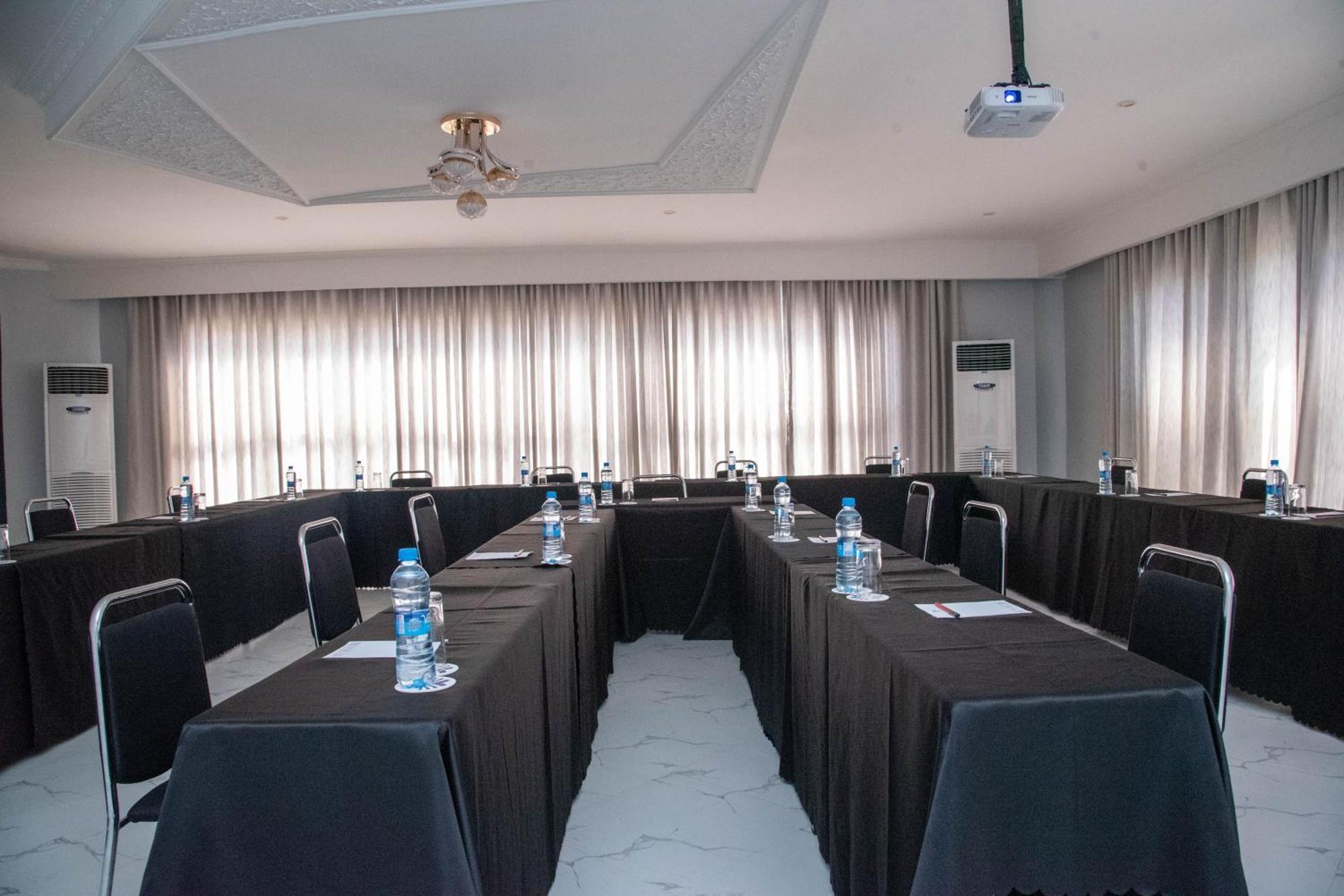 Mika Hotel Kabulonga Лусака Екстериор снимка