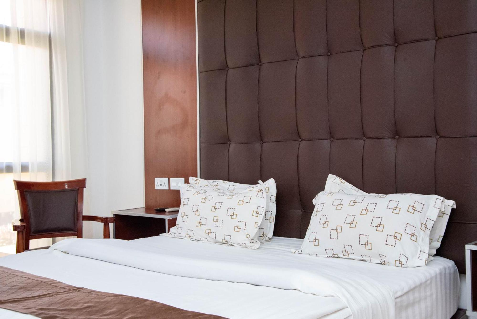Mika Hotel Kabulonga Лусака Екстериор снимка
