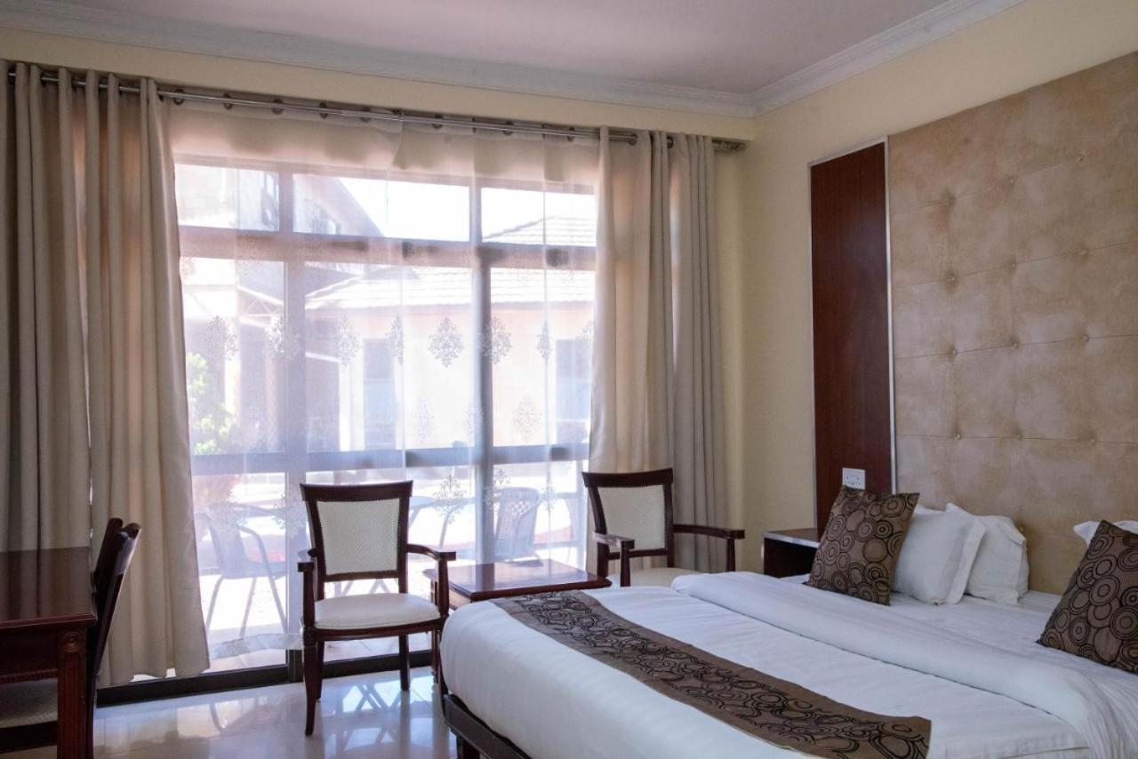 Mika Hotel Kabulonga Лусака Екстериор снимка