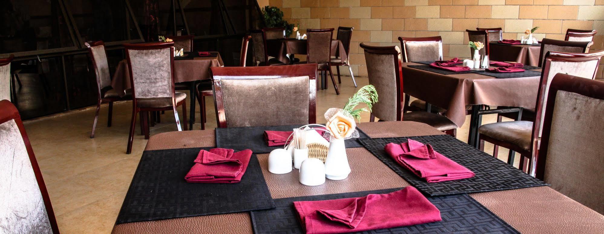 Mika Hotel Kabulonga Лусака Екстериор снимка